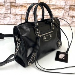 BALENCİAGA CLASSİC CİTY BAG %100 HAKİKİ DERİ SİYAH ÇANTA
