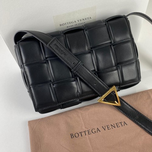 BOTTEGA VENETA PADDED CASETTE BAG SİYAH