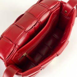 BOTTEGA VENETA PADDED CASETTE BAG KIRMIZI