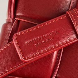 BOTTEGA VENETA PADDED CASETTE BAG KIRMIZI
