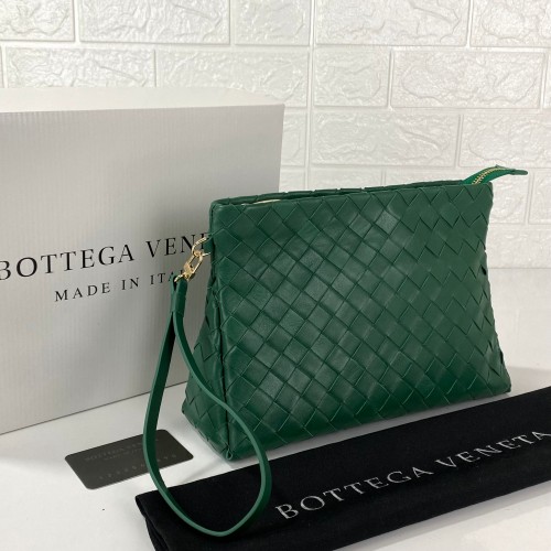 BOTTEGA VENETA ZİP TRİANGLE POUCH HAKİKİ DERİ CLUTCH YEŞİL