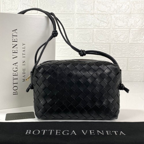 BOTTEGA VENETA LOOP MEDİUM CROSSBODY BAG HAKİKİ DERİ ÇANTA SİYAH