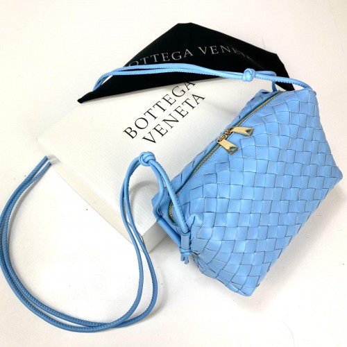 BOTTEGA VENETA LOOP MEDİUM CROSSBODY BAG HAKİKİ DERİ ÇANTA MAVİ