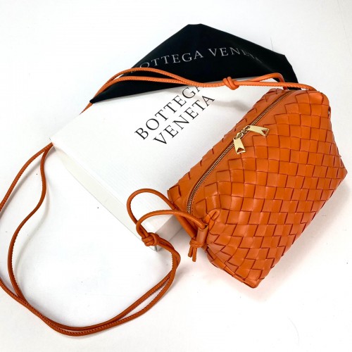 BOTTEGA VENETA LOOP MEDİUM CROSSBODY BAG HAKİKİ DERİ ÇANTA TURUNCU