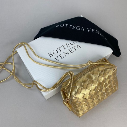 BOTTEGA VENETA LOOP SMALL CROSSBODY BAG HAKİKİ DERİ ÇANTA ALTIN RENK