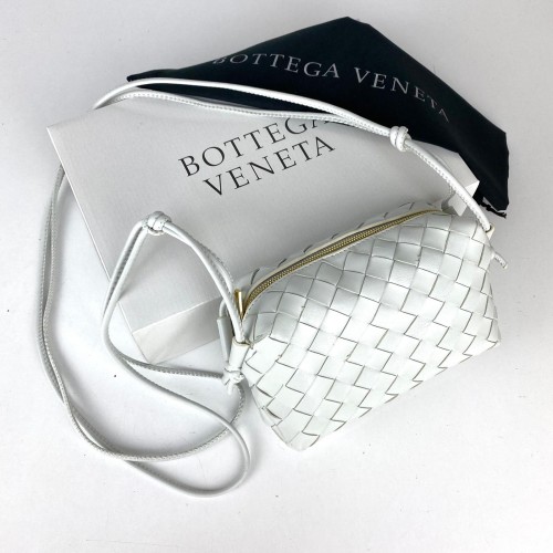 BOTTEGA VENETA LOOP SMALL CROSSBODY BAG HAKİKİ DERİ ÇANTA BEYAZ
