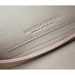 BOTTEGA VENETA MOUNT ENVELOPE BAG HAKİKİ DERİ ÇANTA KREM