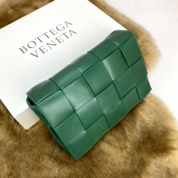 BOTTEGA VENETA CASETTE BAG HAKİKİ DERİ ÇANTA YEŞİL