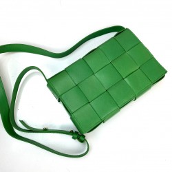 BOTTEGA VENETA CASETTE BAG HAKİKİ DERİ ÇANTA YEŞİL