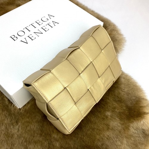 BOTTEGA VENETA CASETTE BAG HAKİKİ DERİ ÇANTA ALTIN RENK