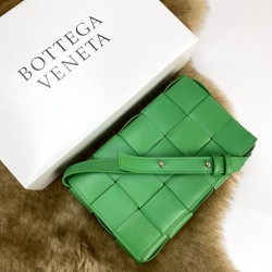 BOTTEGA VENETA CASETTE BAG HAKİKİ DERİ ÇANTA YEŞİL