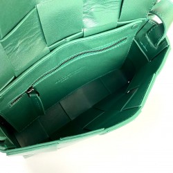 BOTTEGA VENETA CASETTE BAG HAKİKİ DERİ ÇANTA YEŞİL