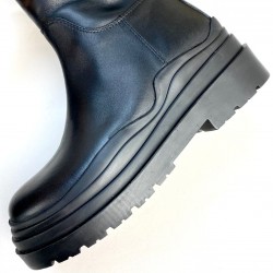 BOTTEGA VENETA TİRE CHELSEA BOOT HAKİKİ DERİ ÇİZME SİYAH