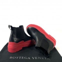 BOTTEGA VENETA TİRE CHELSEA BOOTİES SİYAH/KIRMIZI