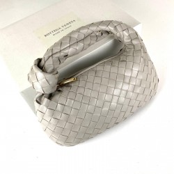 BOTTEGA VENETA THE MİNİ JODİE HAKİKİ DERİ ÇANTA KIRIK BEYAZ