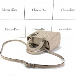 CHRİSTİAN DİOR MEDİUM LADY DİOR BAG VİZON GÜMÜŞ AKSESUAR