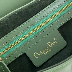 CHRİSTİAN DİOR SADDLE CALFSKİN BAG YEŞİL