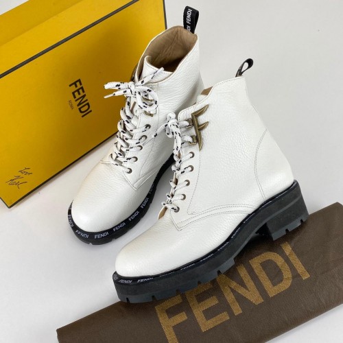 FENDİ FFREEDOM BIKER-STYLE-ANKLE BOOTS BEYAZ