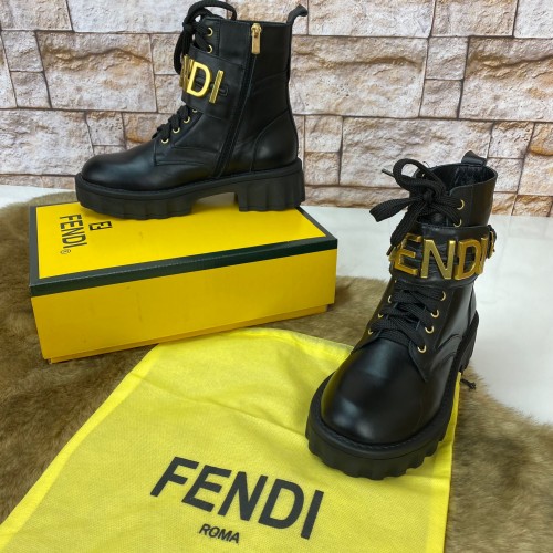 FENDİ FENDİGRAPHY BİKER BOOTS %100 HAKİKİ DERİ BAYAN BOT SİYAH
