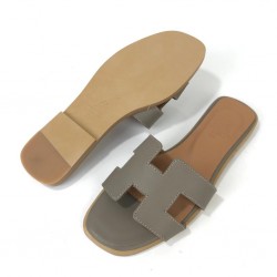 HERMES ORAN SANDALS HAKİKİ DERİ BAYAN TERLİK VİZON