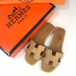 HERMES ORAN SANDALS HAKİKİ DERİ BAYAN TERLİK KUM BEJİ